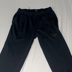 NIKE STANDARD FIT JOGGERS